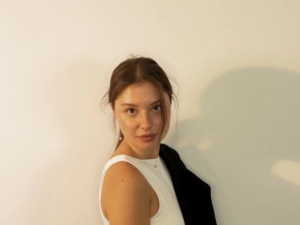 HilaryMcgrath — live cam