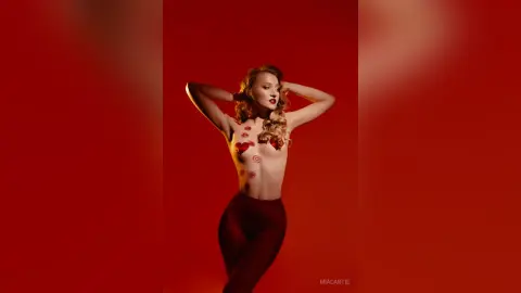 MiaCartie — 🥵hot  red