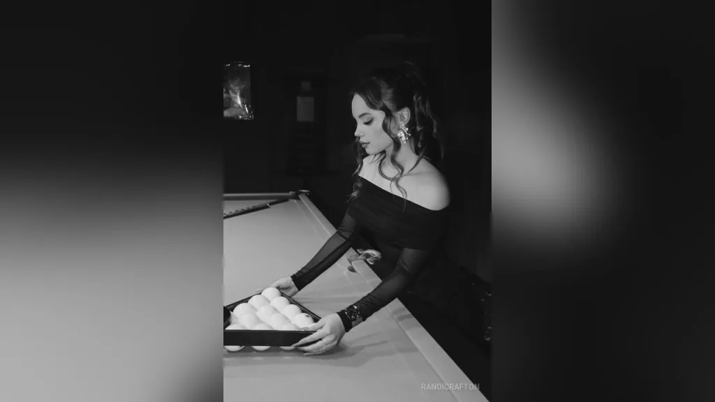 RandiCrafton — billiards BW