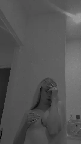 Lilybee24 — Streamate Photos