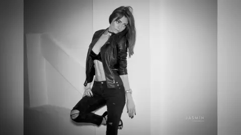 Arianna — Black&amp;White