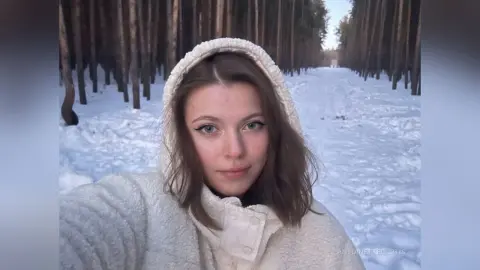 AntoinetteCurtis — a little bit of winter in your feed