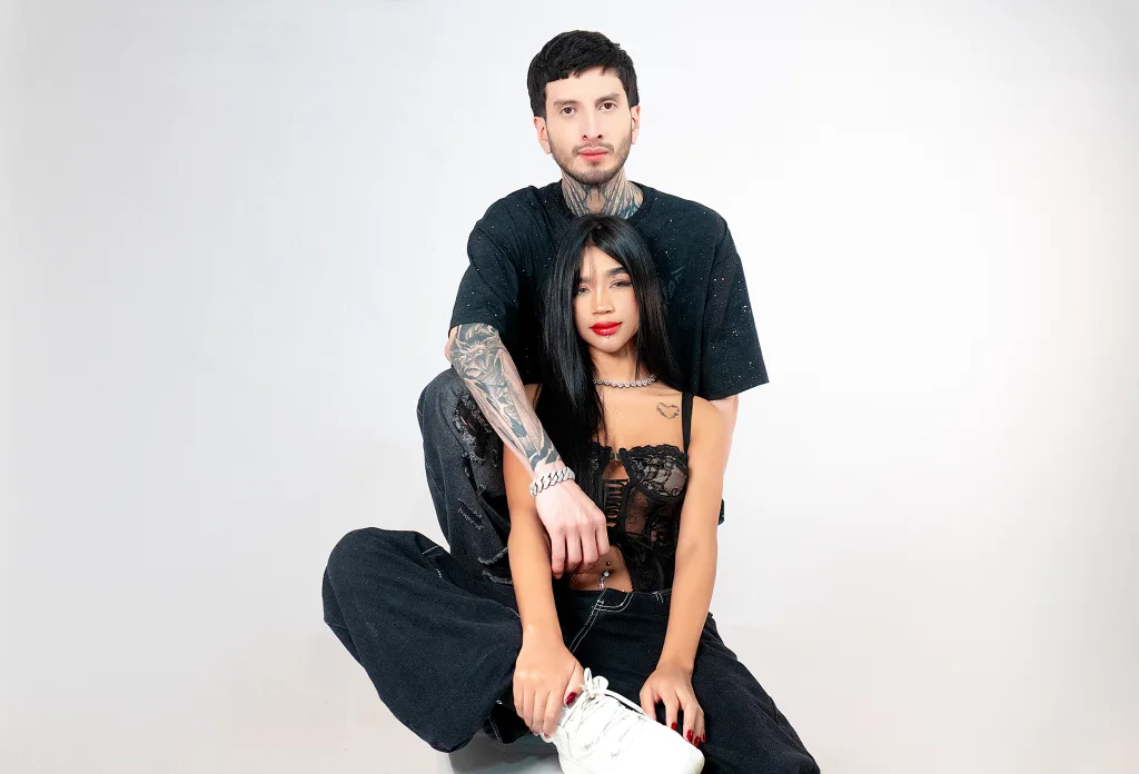 AuroraHands — Streamate Photos