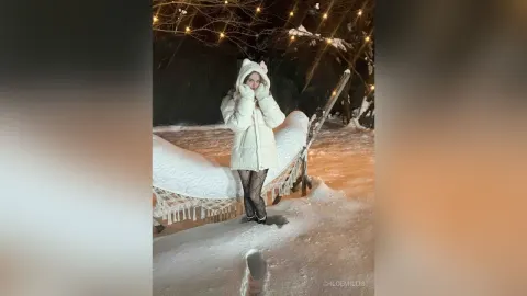 ChloeMillis — Will you come to warm me up?🤍