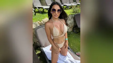 VictoriaJunes — Summer 2025