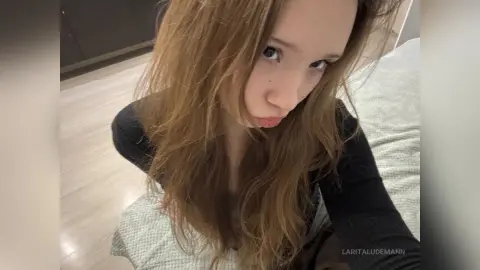 LaritaLudemann — 22