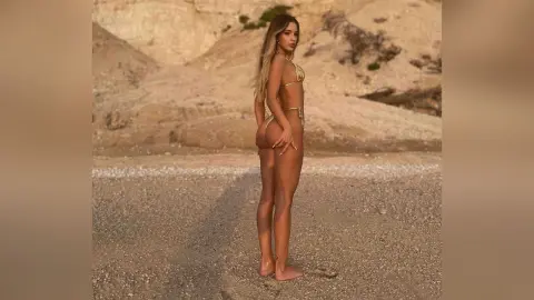 HanaRoss — Gold babe