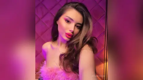 MillieDixon — Selfies '26