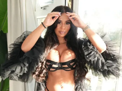 ValentinaMariax cam model
