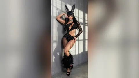 AnyaHills — Bunny 🐰🐇🖤🤍