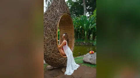 Katia — Lost in Bali