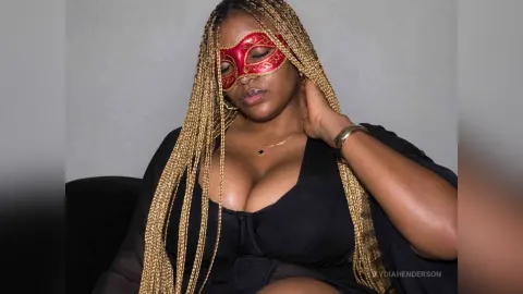 Lydiahenderson — Tits 🤪
