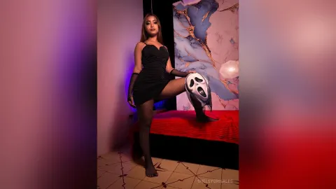 ShelsyGrisales — Hot