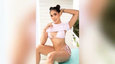 NinnaCrawford — Never the pink looked so good