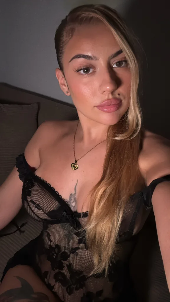 AlainaRosee — Streamate Photos