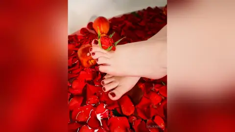 DaliKamer — Hot bath with Rose