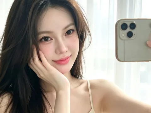 NaluAmy cam model