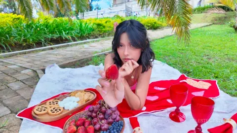 CelesteKristen — picnic 5