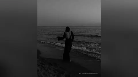 EvangelineMargot — Beach day 🏖️
