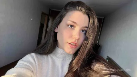EmilyRichardsone — Hey hey ☺️☺️☺️