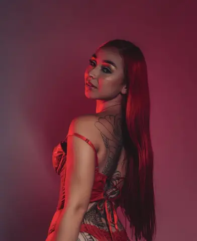 ariLaurent — Streamate Photos