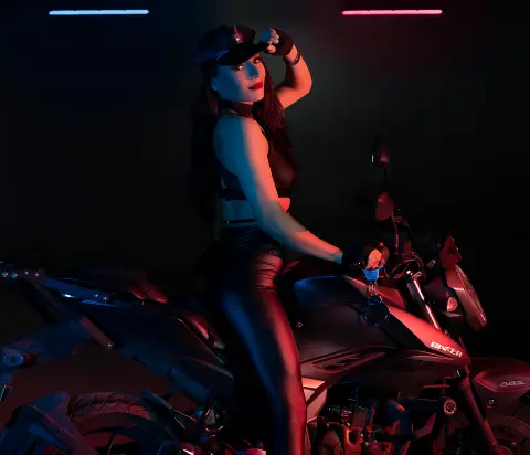 SaraSstonee — Streamate Photos