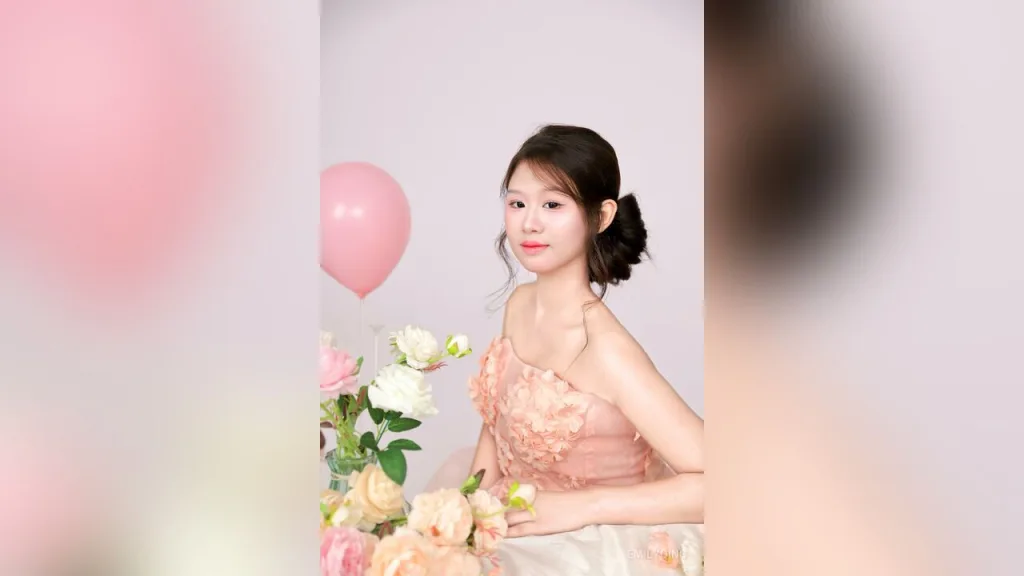 EmilyQing — live cam