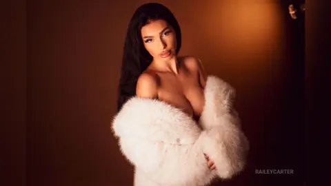 RaileyCarter — Soft Caramel