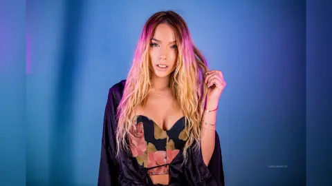 CarolineMayer — 💙 💜 🖤