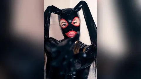 AgleaSwan — Latex mask