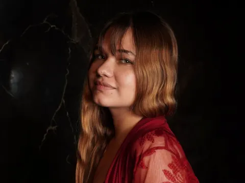 CharlotBlonde cam model