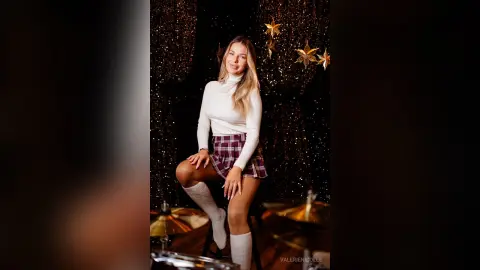 ValerieNicolle — Jingle Belle