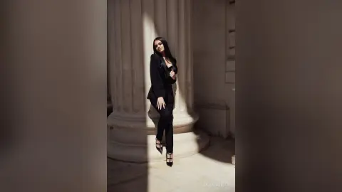 JasmineHille — Queen