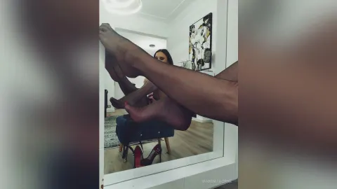 WandaThorne — Legs, feet & nylons
