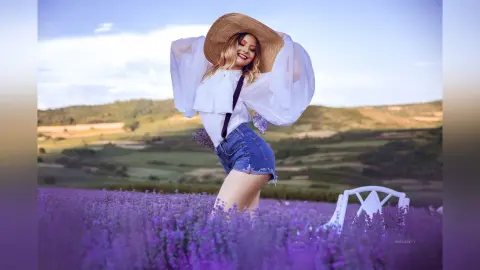 AmelieSkylar — Smiling Makes Me Shine