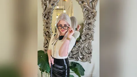 AlissaReeve — Worship my heels!