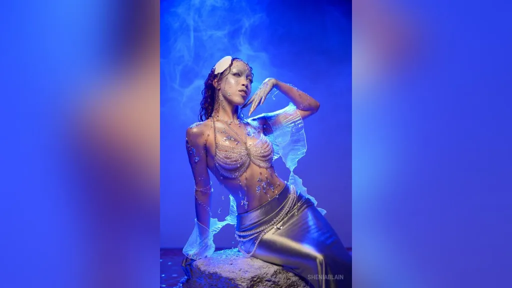 SheniaBlain — live cam