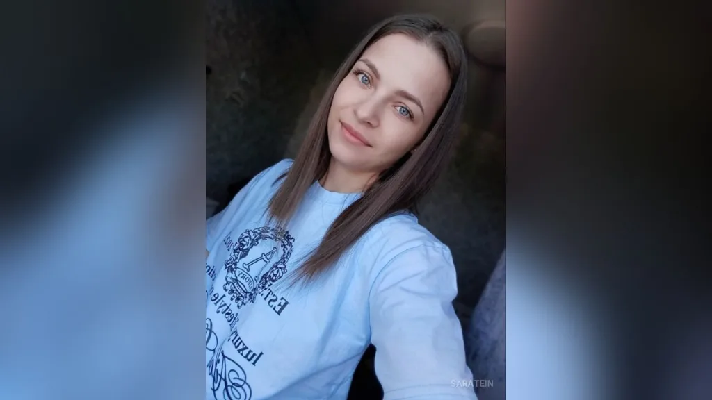 SaraTein — live cam
