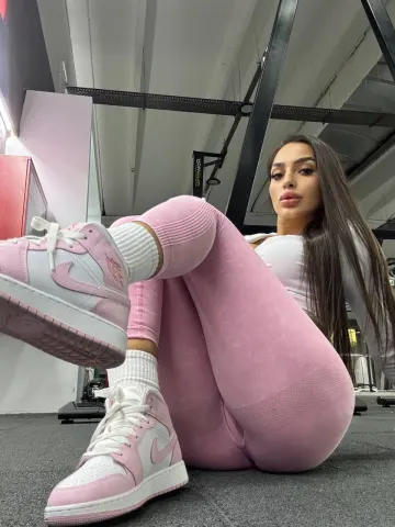 Maddy_M — Streamate Photos