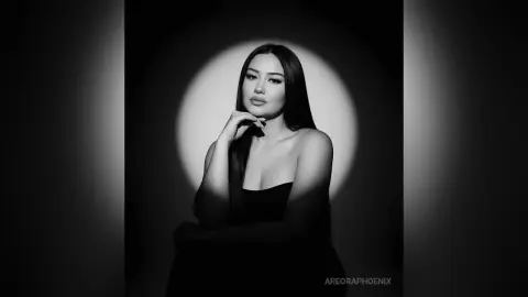 AreoraPhoenix — Moody Babe🖤♟️