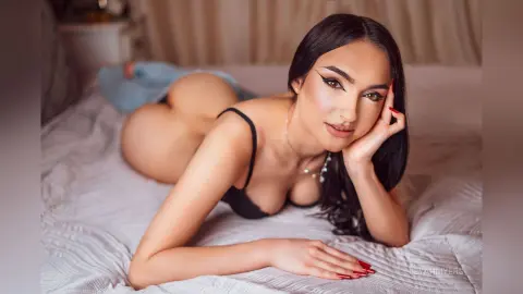 LeyahMyers — 𝖯𝗎𝗋𝖾 𝖲𝖾𝖽𝗎𝖼𝗍𝗂𝗈𝗇🔥