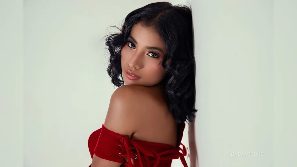 AlondraDuque — sexy