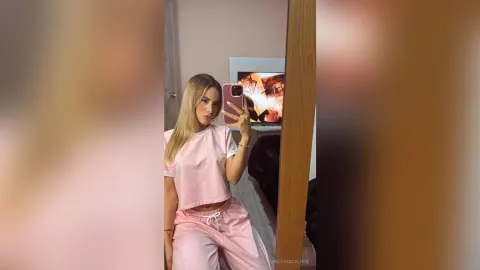 MileysaCalisse — Selfies