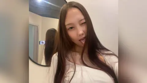 VivienGheewala — ;)
