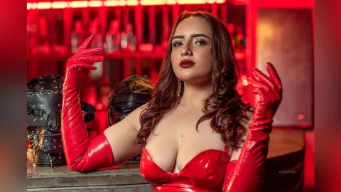 VioletWayne — Mistress in red