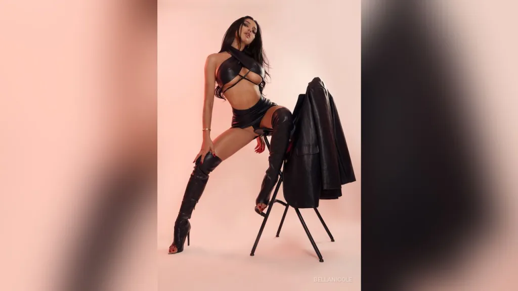BellaNicole — Like a porn star