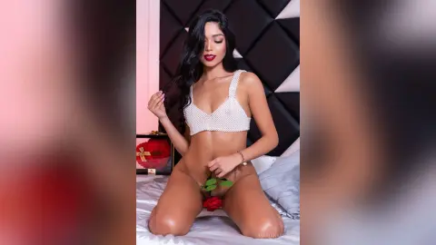MarianaMelo — Roses and romance