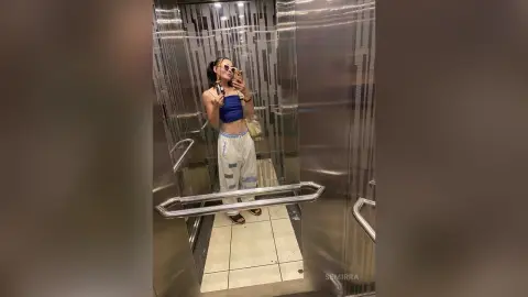 Semirra — Mirror selfie 