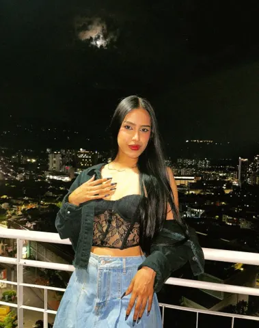raavenluxX — Streamate Photos