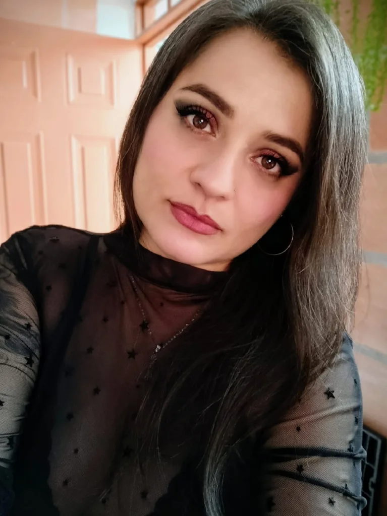 EmmaSant — Streamate Photos
